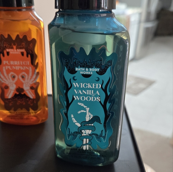 Apple 🍏 Pumpkin 🎃 Vanilla Foaming Handsoap Bath & Body Works - Picture 6 of 8